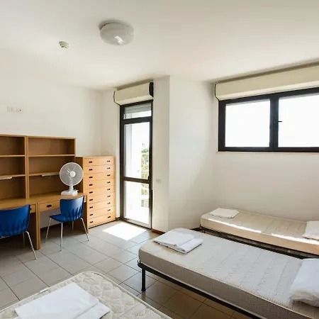 Ipsia Hostel *