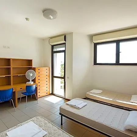 Ipsia אכסניה